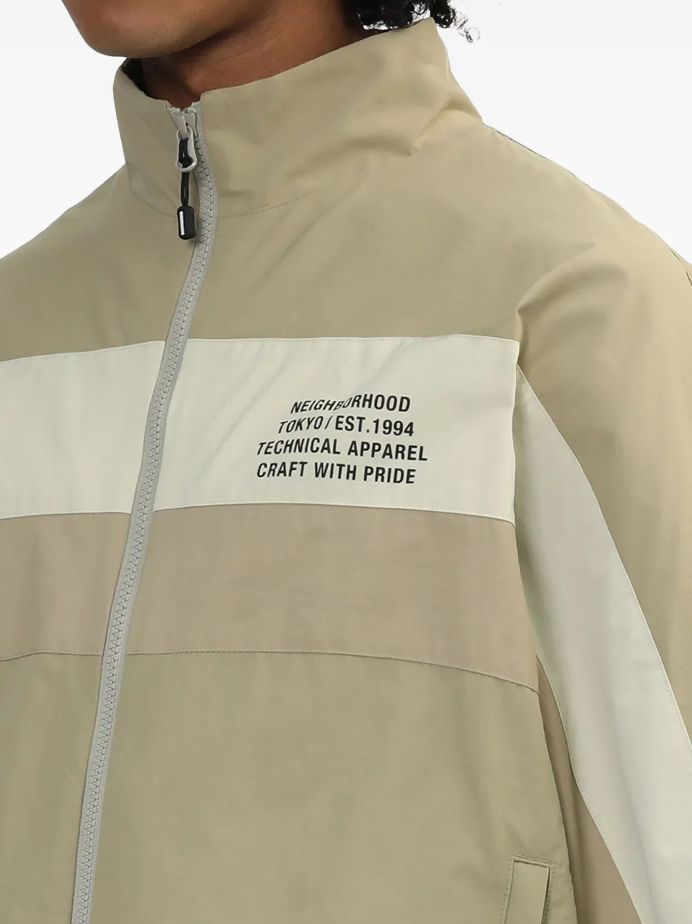 Neighborhood Jack met vlakken Beige