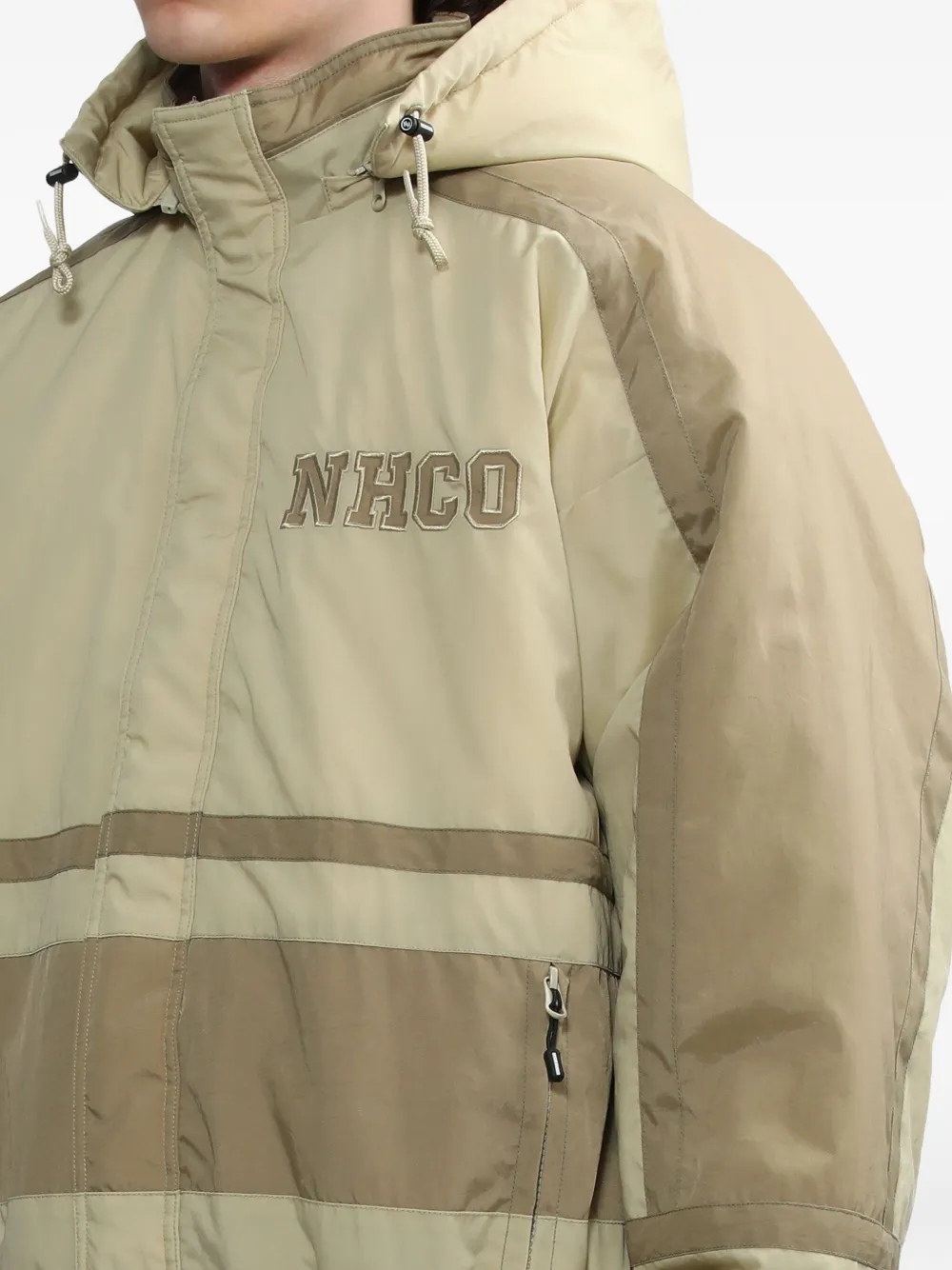 Neighborhood Jack met capuchon en vlakken Beige