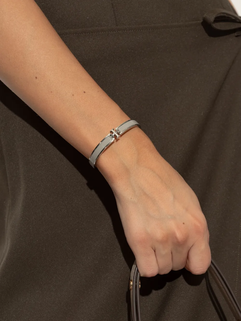 Tory Burch pulsera con placa del logo | Image 2