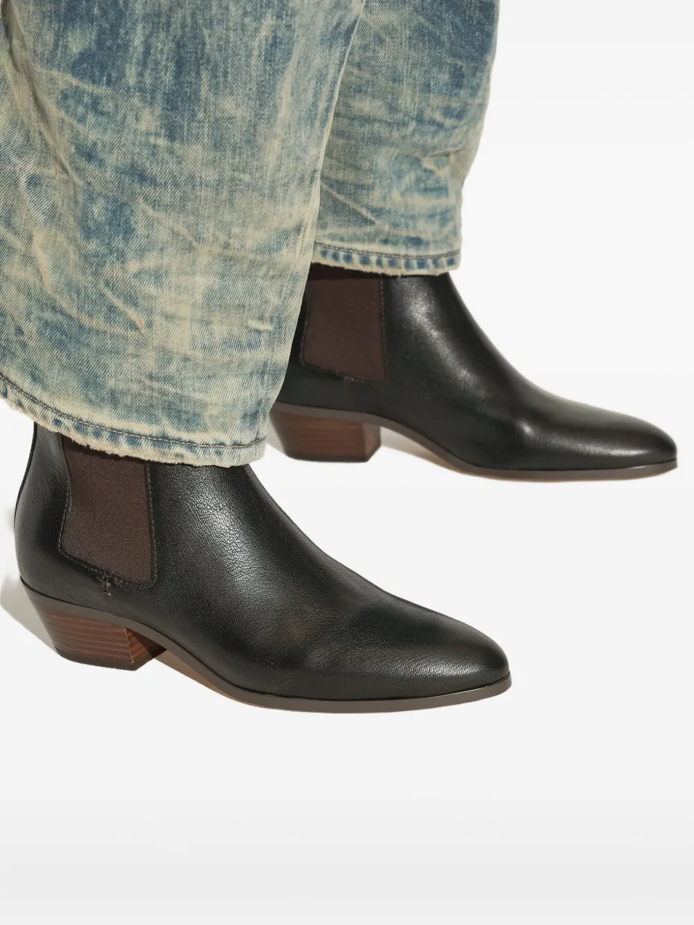 Odissi Ella Pointed-toe Chelsea Boots In Black