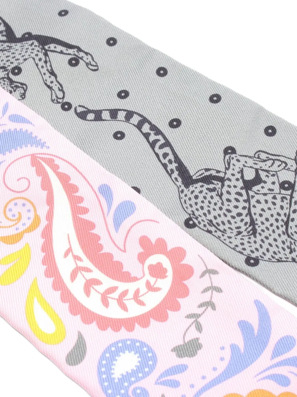 Pre-owned Hermes 10s Guepards-pattern Scarf In Pink