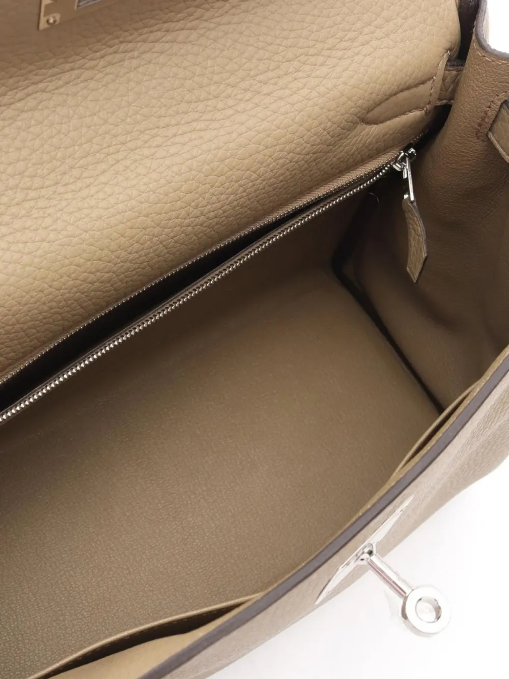 Pre-owned Hermes 2024 Kelly 28 Leather Handbag In Neutral