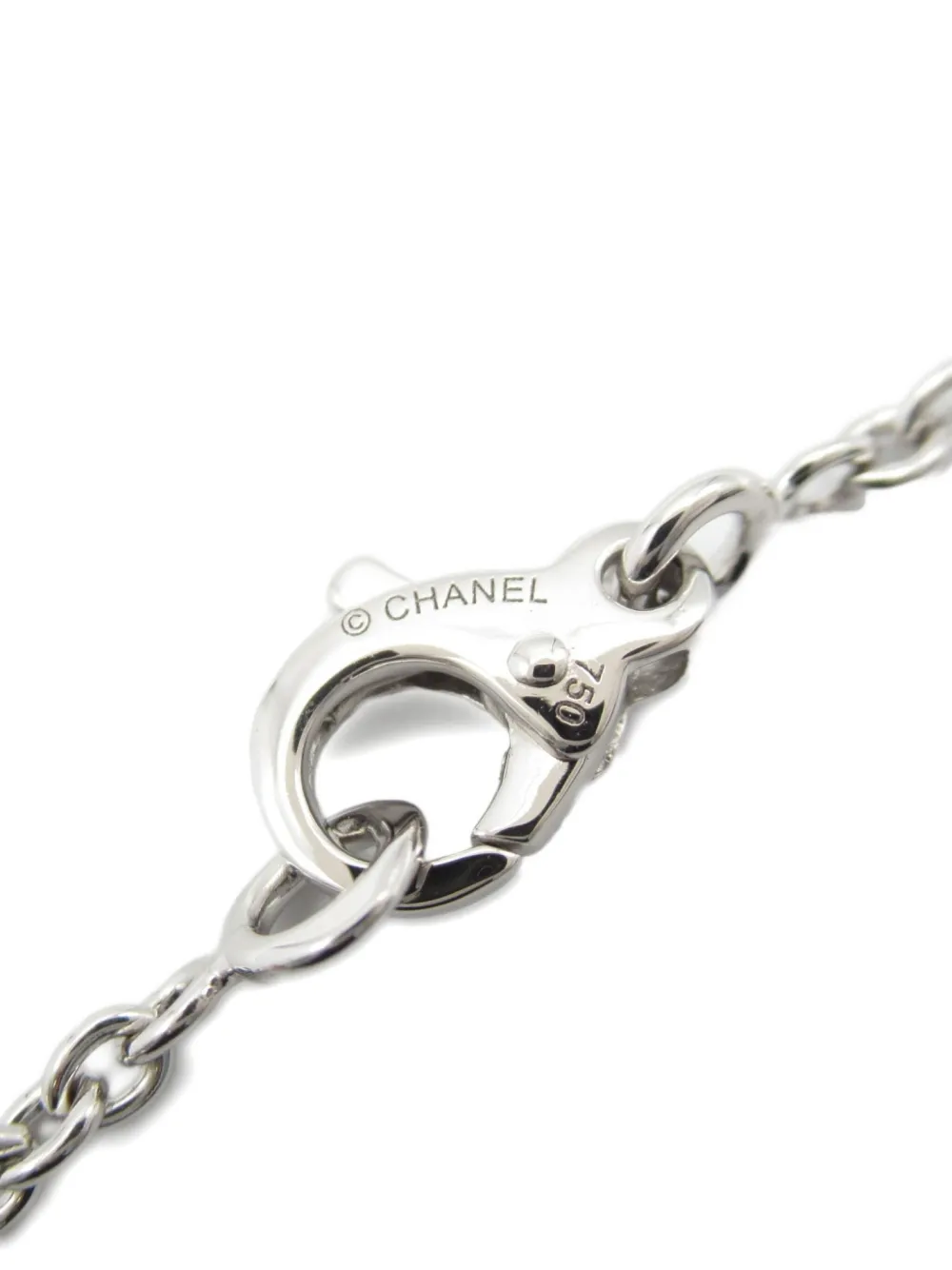 Pre-owned Chanel 2010s 18k White Gold Omega Diamond Necklace In Silver