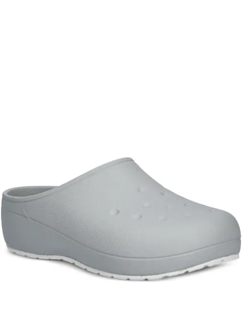 Crocs round-toe slides