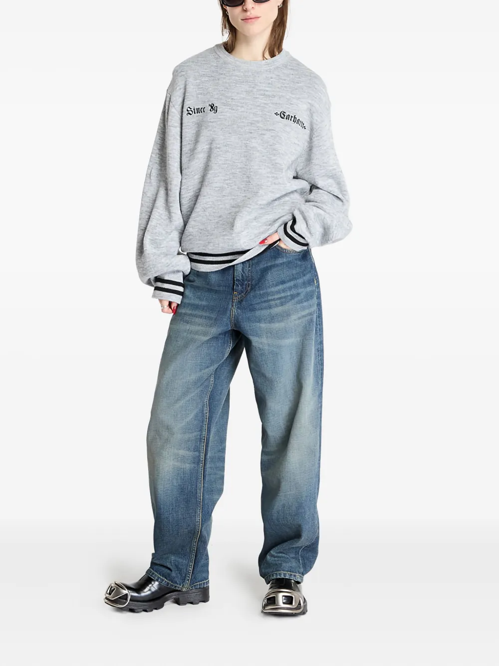 Carhartt WIP embroidered ribbed-cuff sweater Grijs