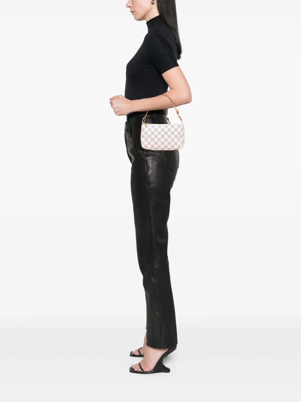 Louis Vuitton Pre-Owned 2010 Damier Azur Pochette Accessoires shoulder bag | Pre-Owned | Image 2
