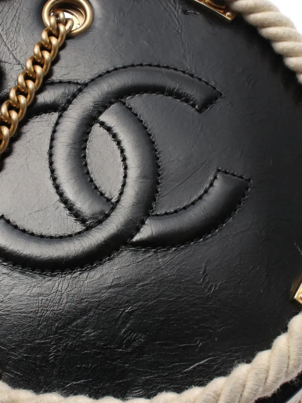 Pre-owned Chanel 2019 Coco Mark Matelasse Round Bag In Black