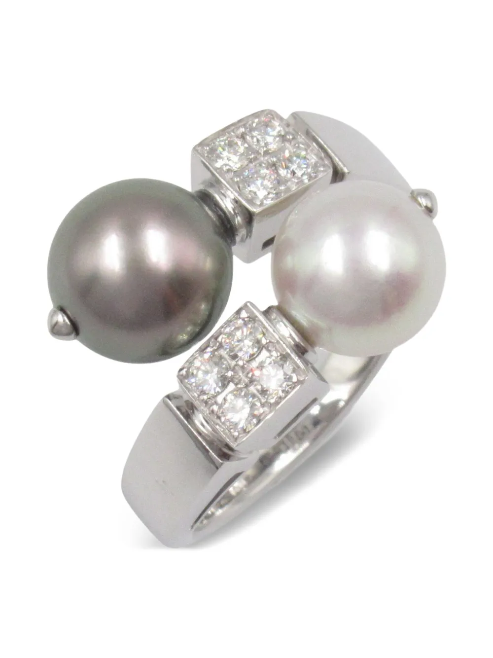 Pre-owned Bvlgari 2010s 18k White Gold Lucia Pearl And Diamond Ring In Silver