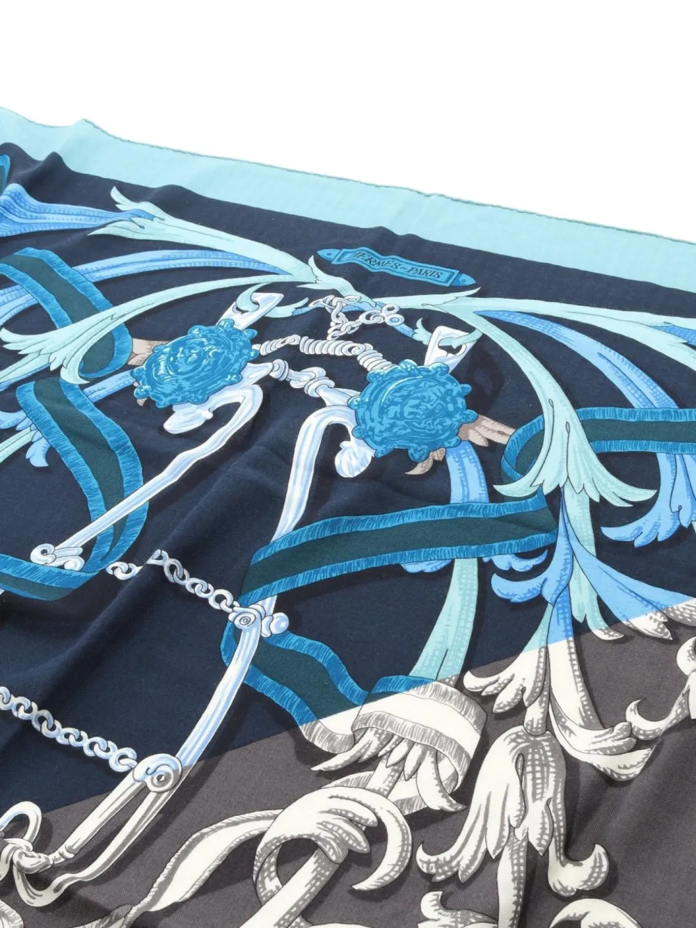 Hermès Pre-Owned 2010s Carréjean shawl scarf | Image 2