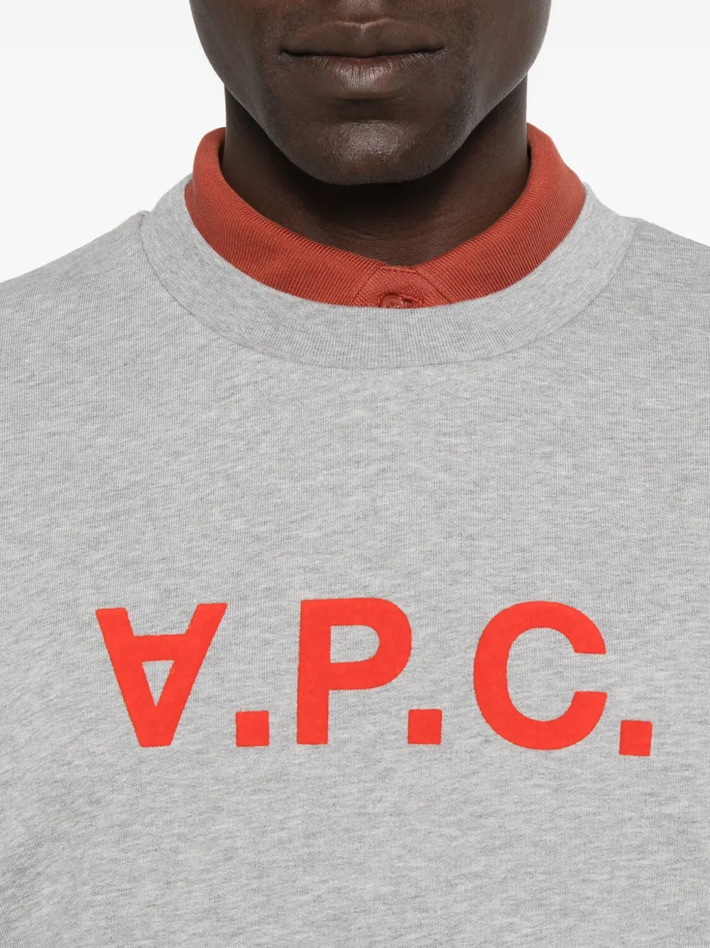 A.P.C. Sweater met geborduurd logo Grijs