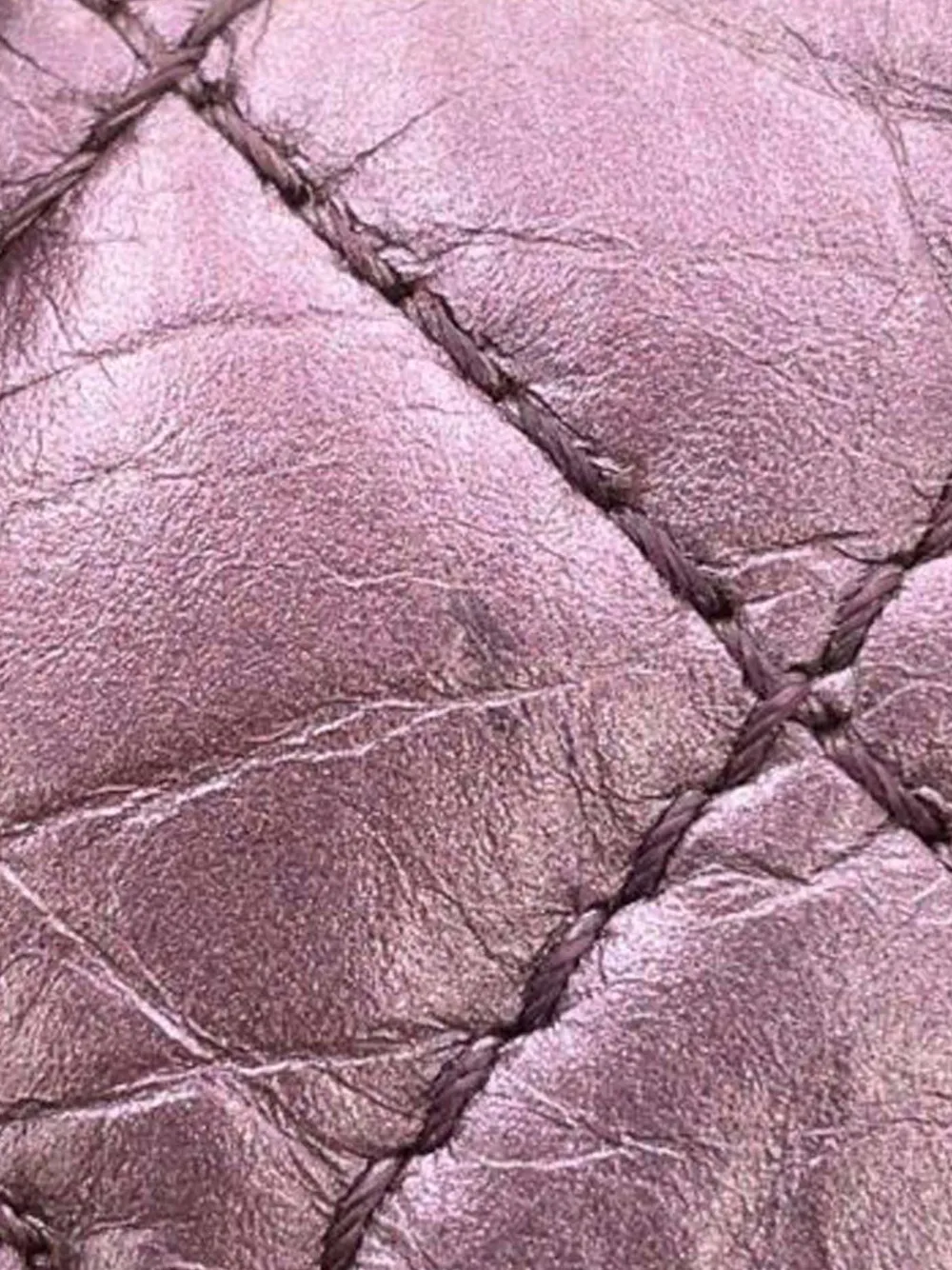 CHANEL Pre-Owned 2012 Mini Reissue 2.55 Quilted Metallic Lambskin Double Flap crossbody bag | Pre-Owned | Image 2