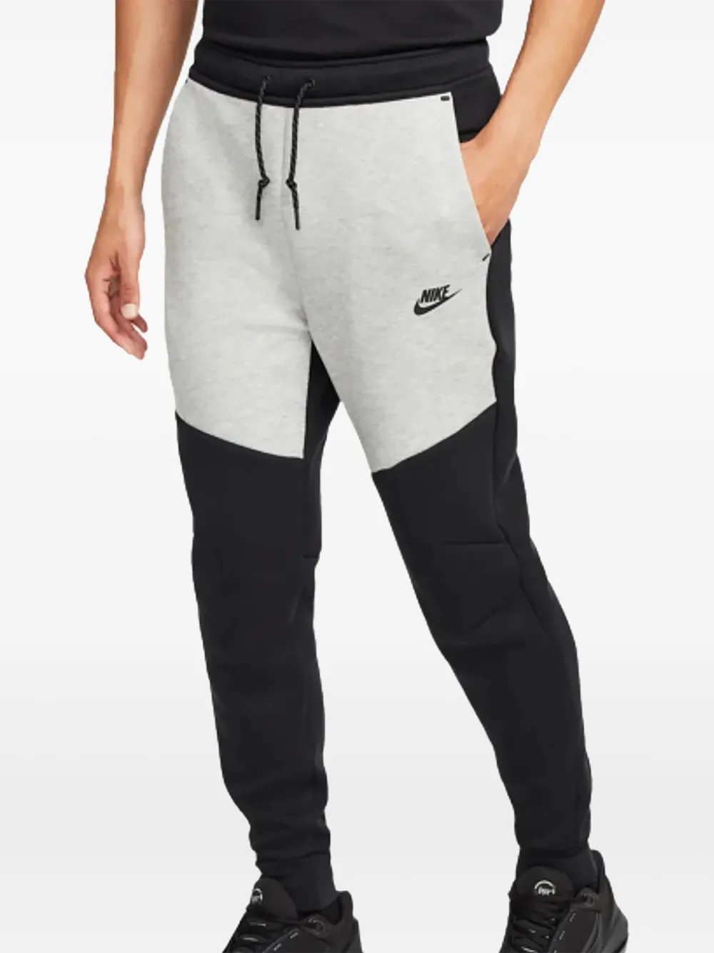 Nike テックフリース ジョガーパンツ - ブラック Nike テックフリース ジョガーパンツ - ブラック
