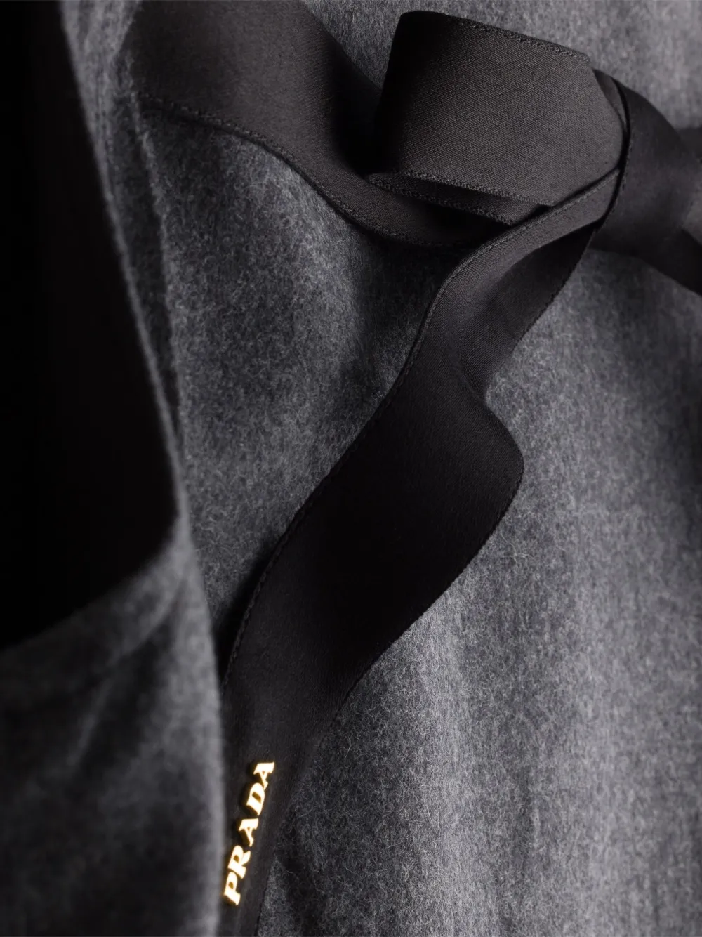 Prada Jurk met boothals en lint Grijs