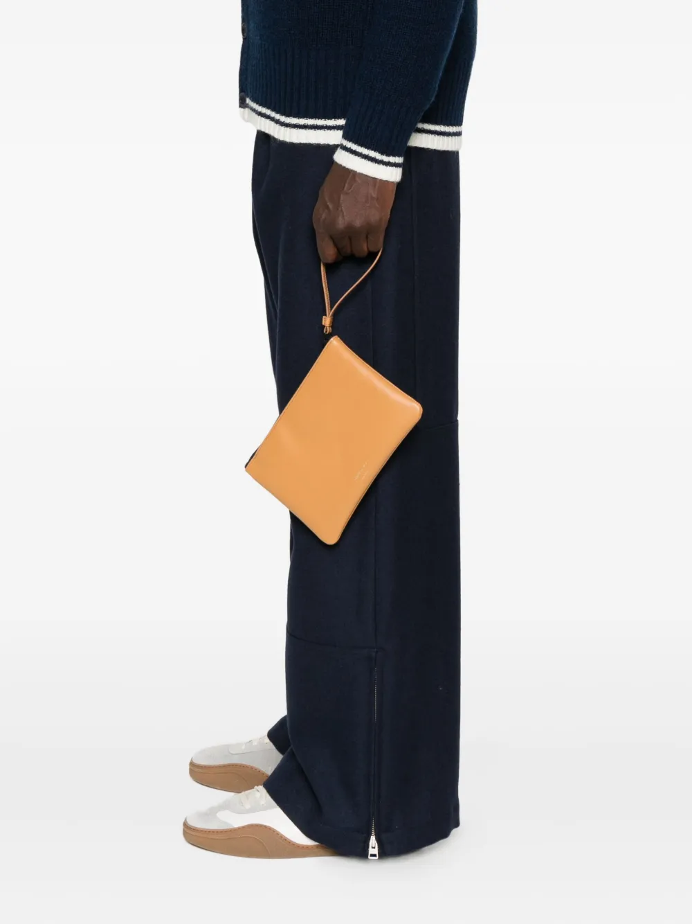Common Projects zip-top leather clutch - Bruin