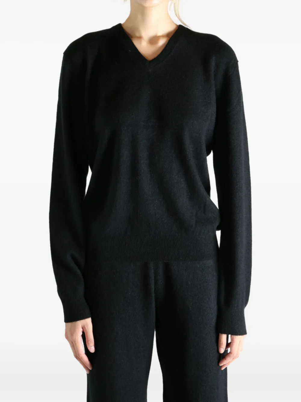 Frenckenberger V-neck cashmere sweater | T-shirts & Jerseys | Image 2