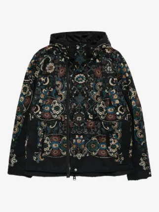 sacai