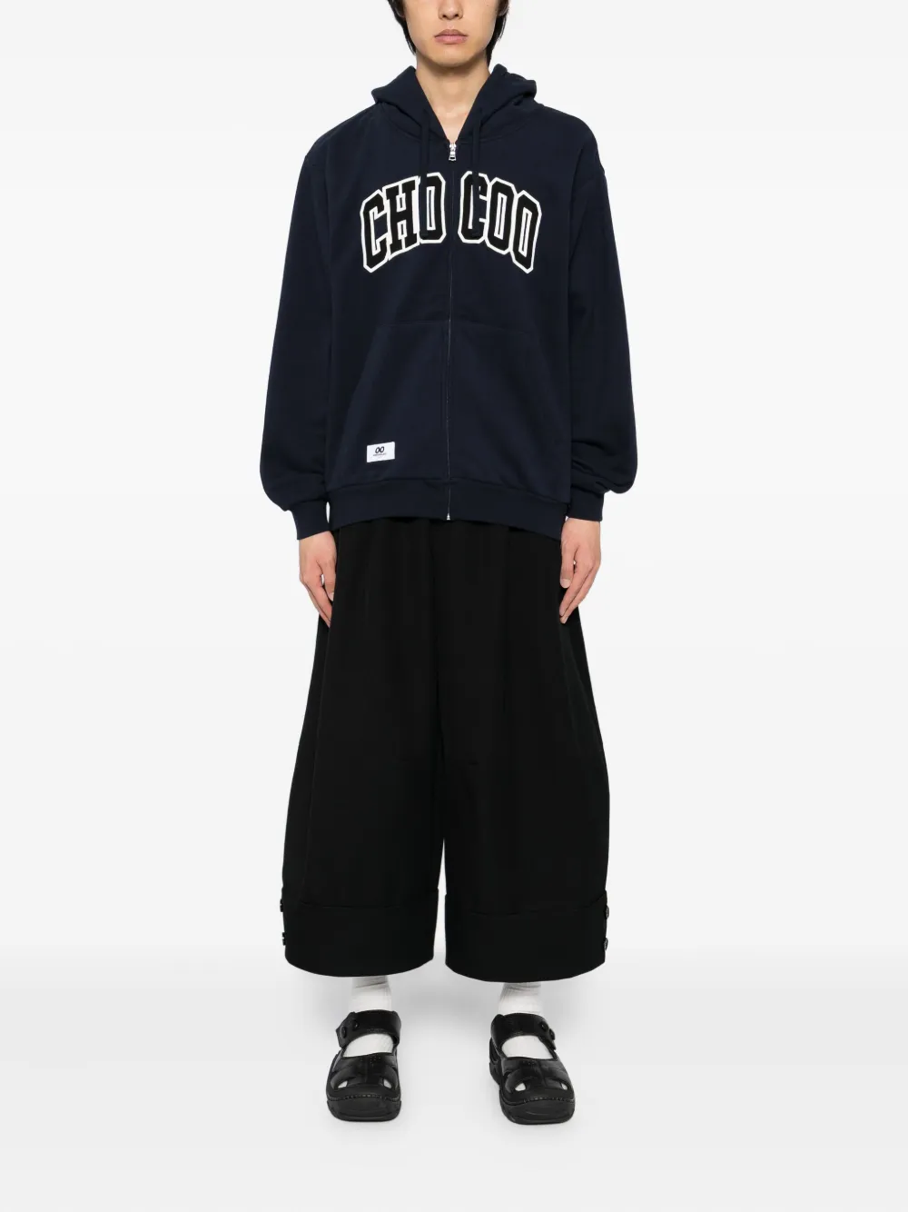 CHOCOOLATE logo-embroidered hoodie | Hoodies | Image 2