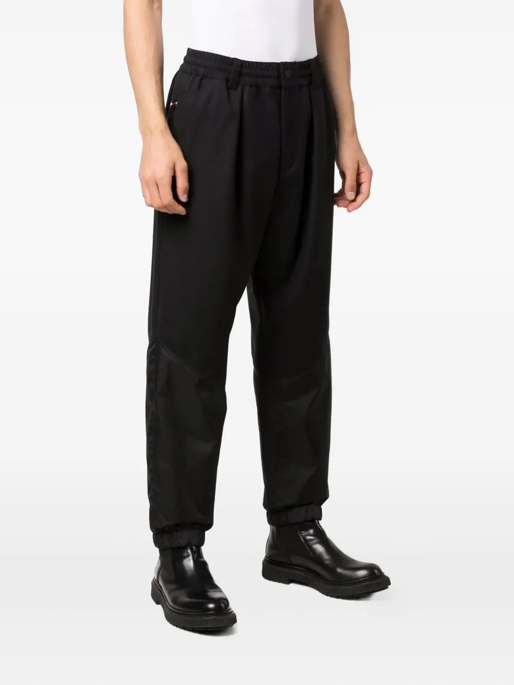 Moncler Grenoble pleated panelled trousers Zwart