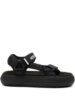 Toga Pulla バックル レザーサンダル | ブラック | FARFETCH JP