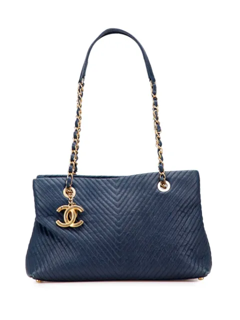 CHANEL Pre-Owned 2016-2017 Medium Chevron Wrinkled Lambskin Medallion Charm tote bag