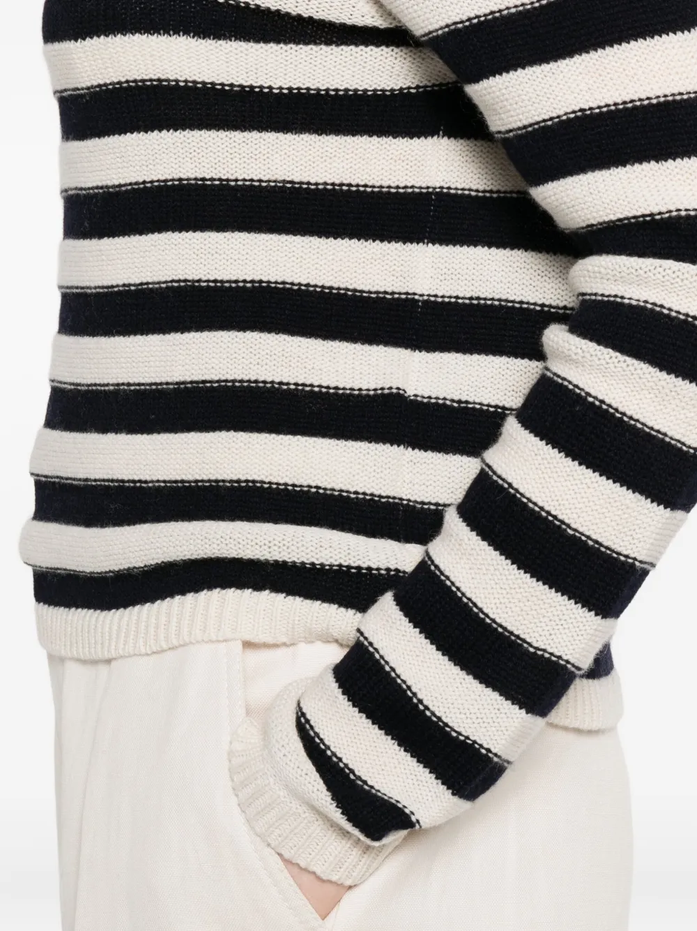 Allude Turtleneck Striped Sweater In White