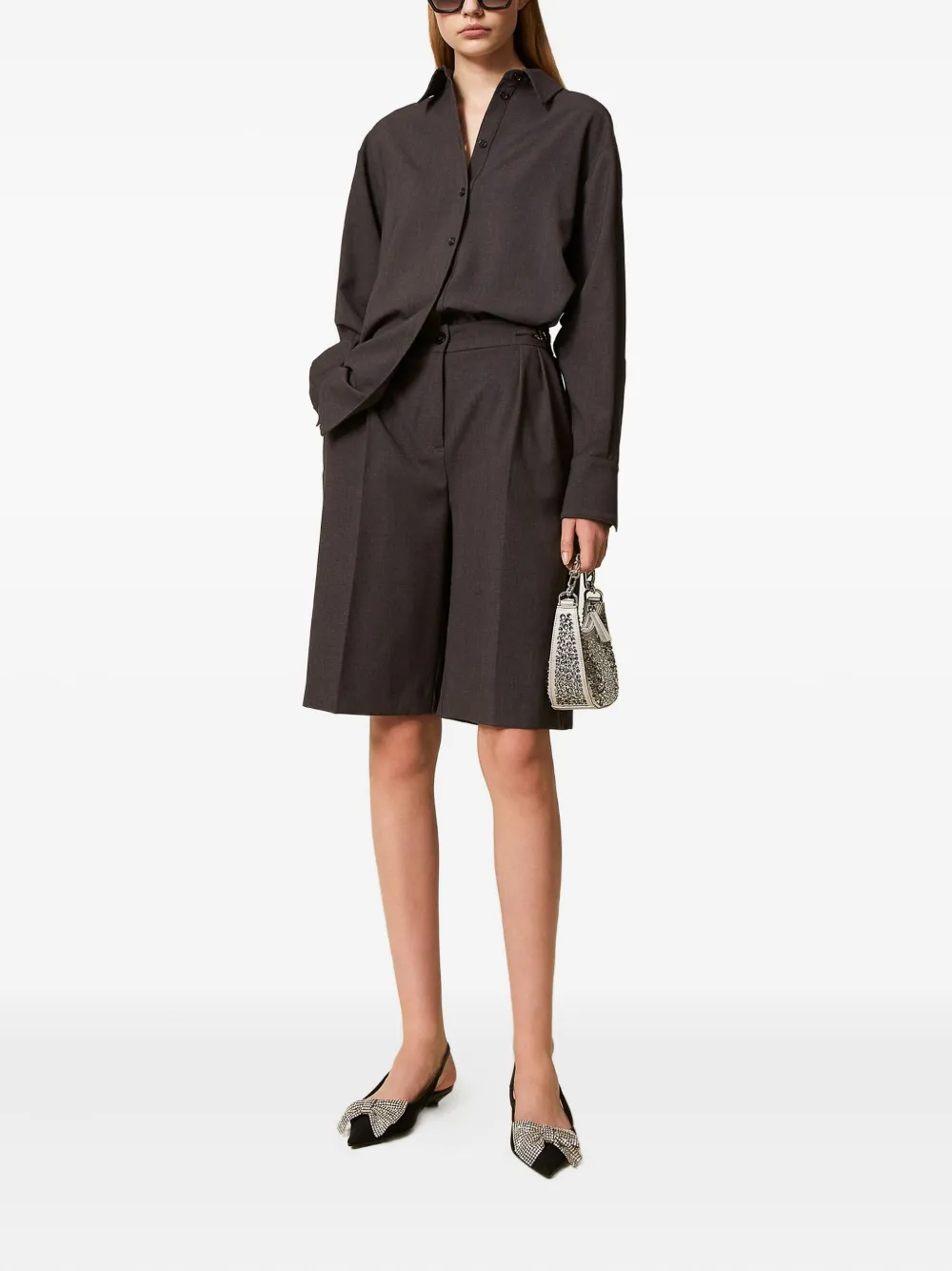 TWINSET pleated-front logo-detail shorts | Knee-Length Shorts | Image 2