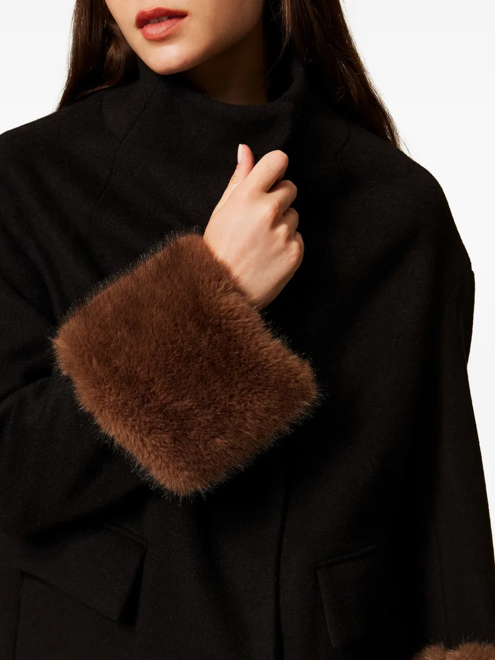 TWINSET Jas met enkele rij knopen en manchetten met imitatiebont Zwart