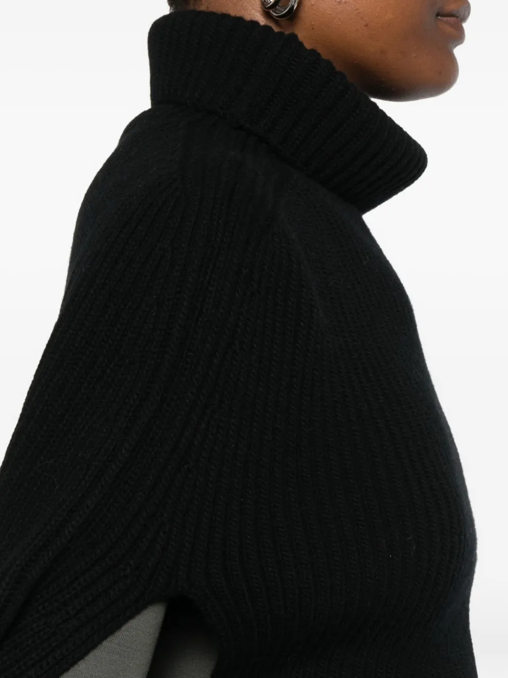 Jil Sander Ribbed Turtleneck Cape In Black