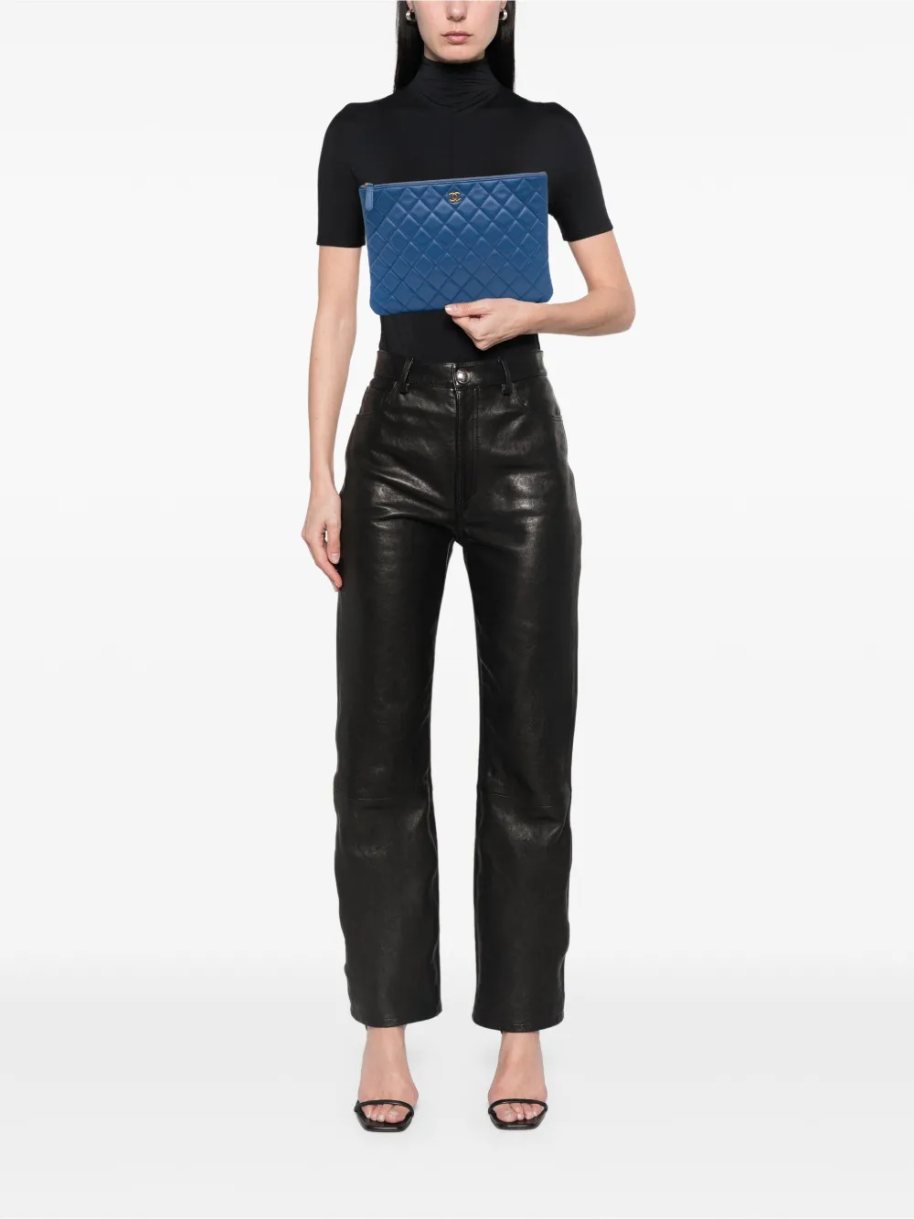 CHANEL Pre-Owned 2019 Medium Quilted Lambskin O Case clutch bag | Pre-Owned | Image 2