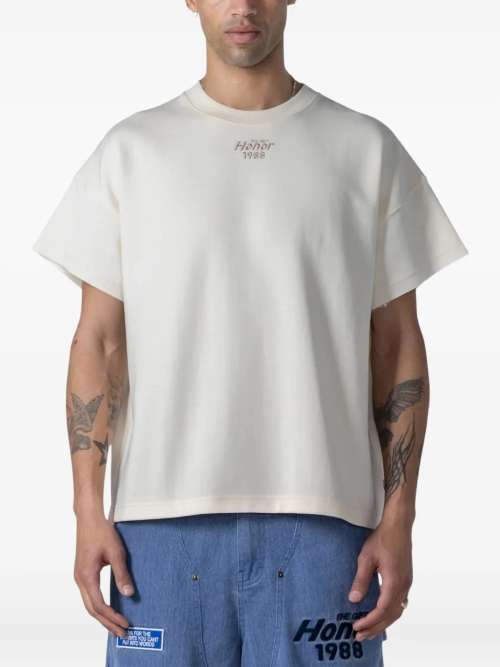 Honor The Gift Pendant Box raw-edge embroidered T-shirt - Beige