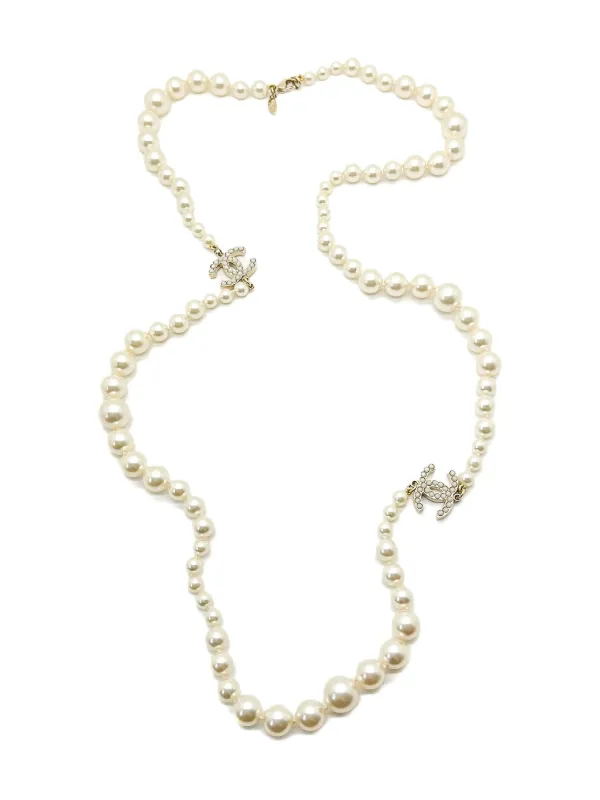 CHANEL Pre-Owned 2009 pearl-embellished CC-logo Necklace White FARFETCH  TH