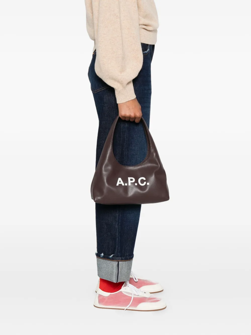 A.P.C. small logo-plaque shoulder bag - Bruin