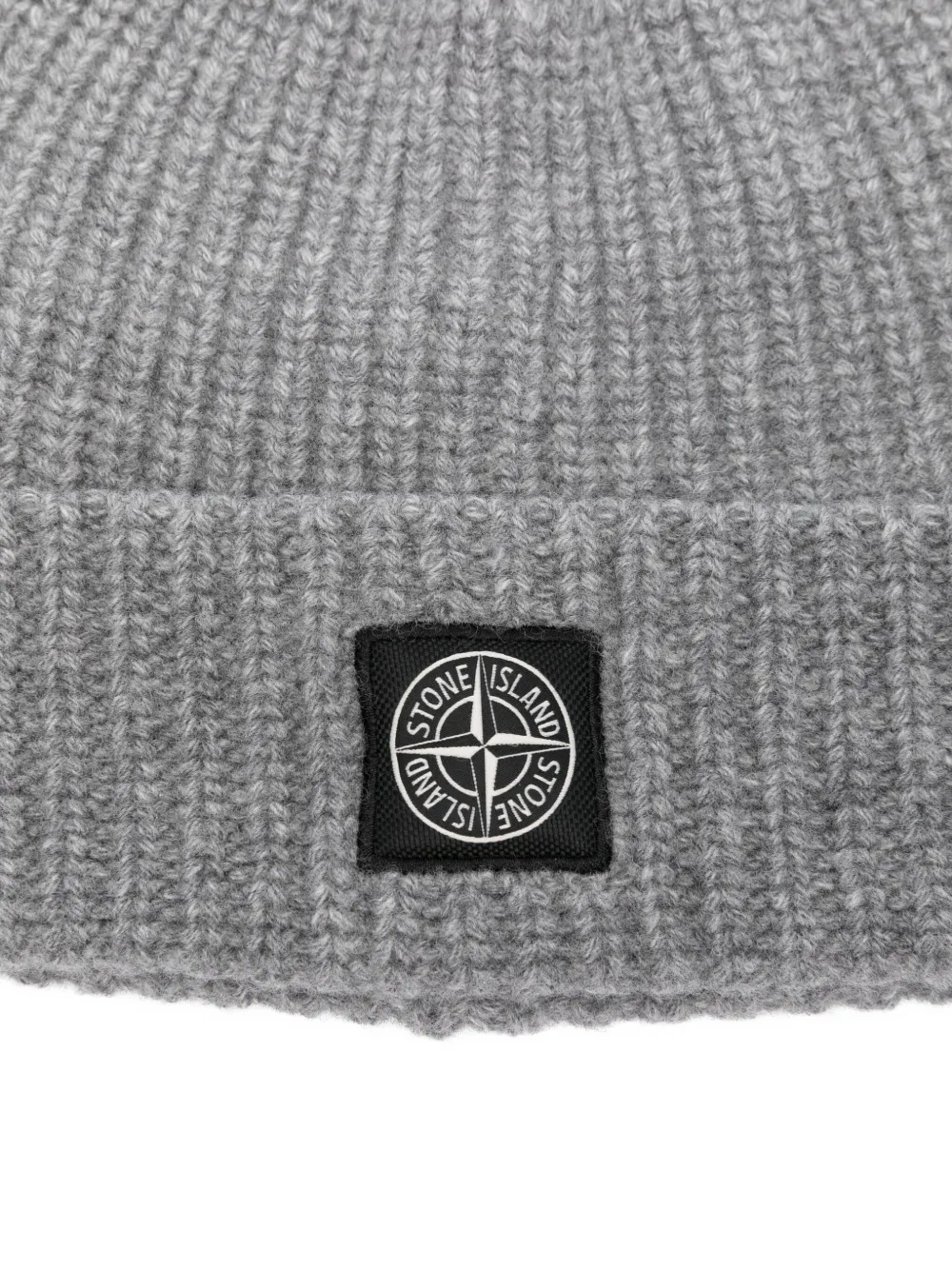 Stone Island ribbed logo-patch beanie Grijs