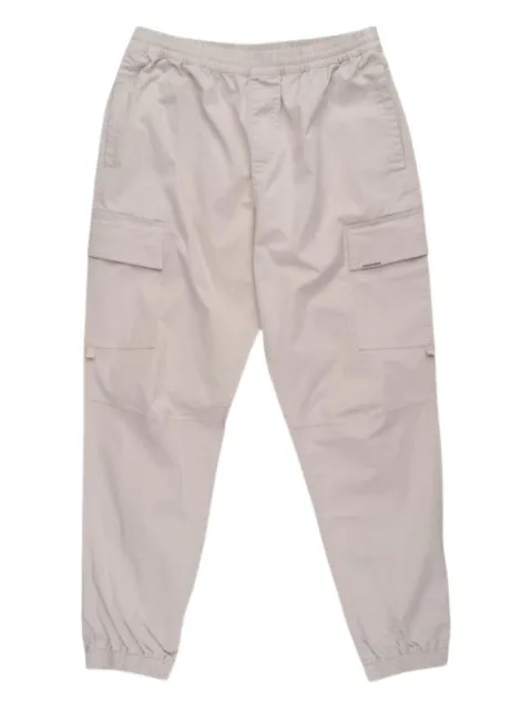 Represent cuffed cargo trousers