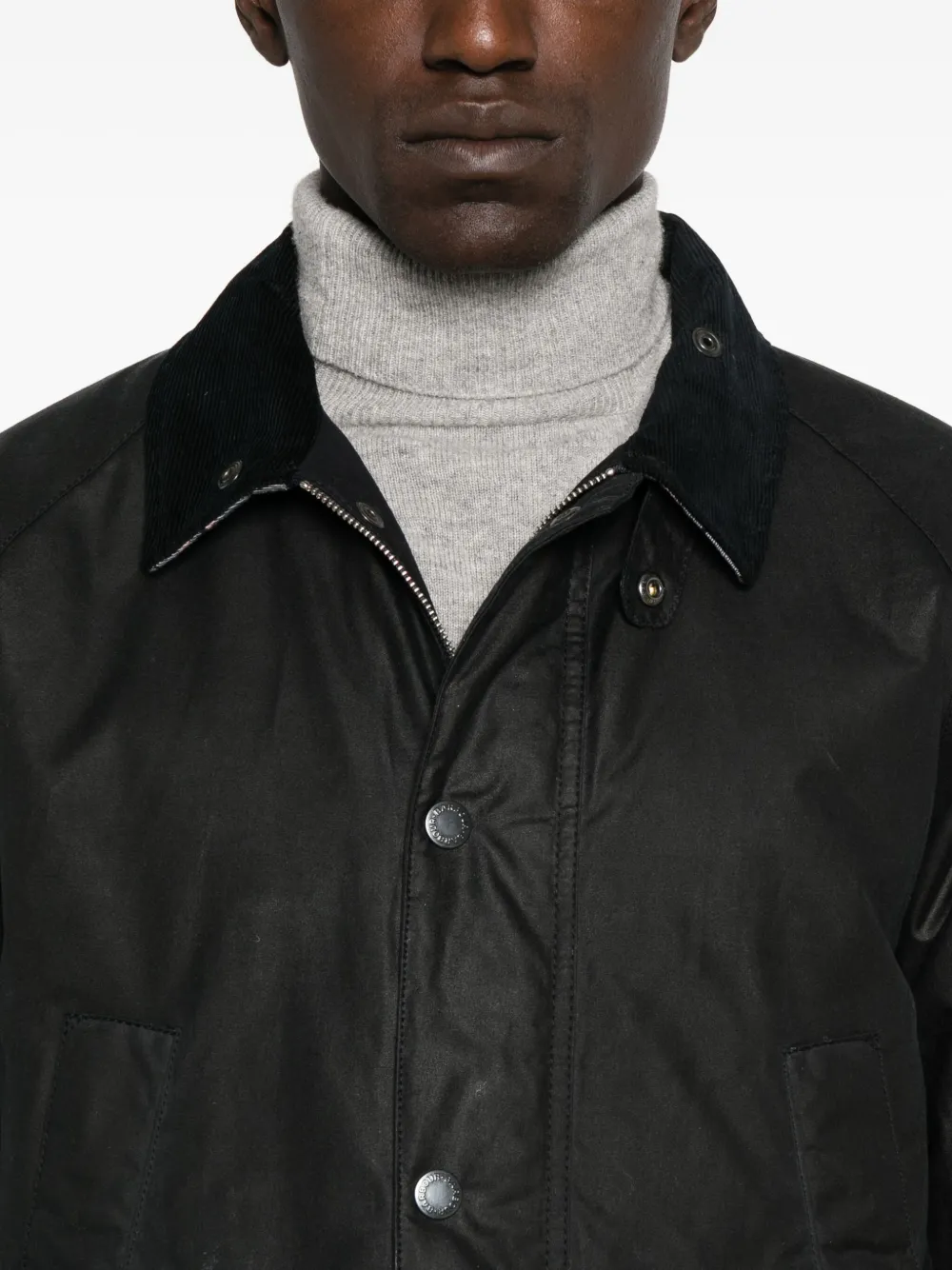 Barbour Jack met ribfluwelen kraag en klepzak Zwart
