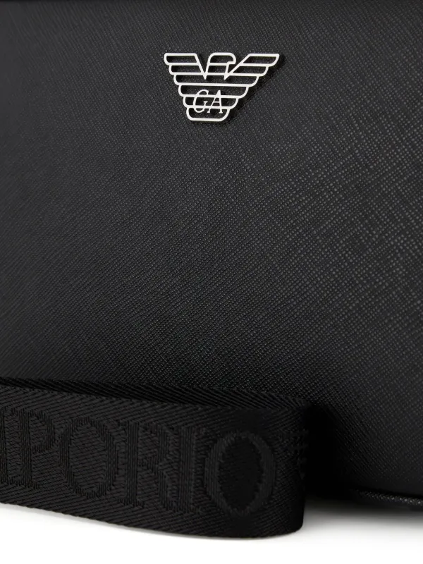 Emporio Armani Necessaire Com Placa De Logo | Preto | FARFETCH BR