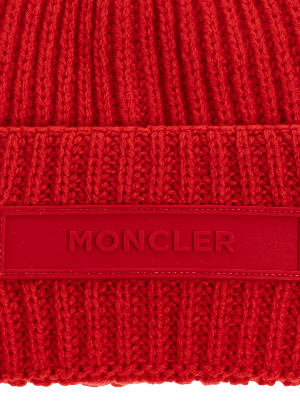 Moncler Ribbed Logo-plaque Beanie In Red