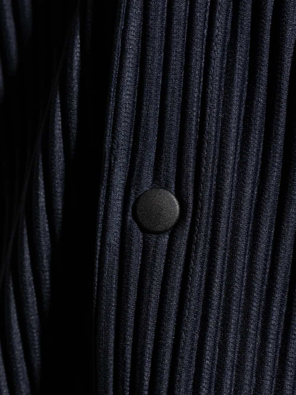 Issey Miyake Pleated Button-fastening Cardigan In Blue