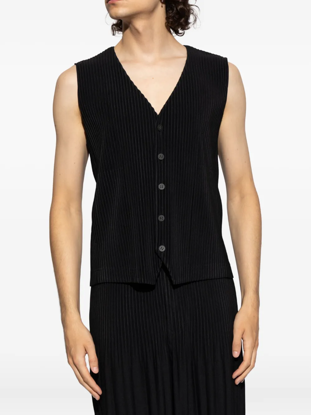 Issey Miyake Pleated Button-fastening Vest In Black