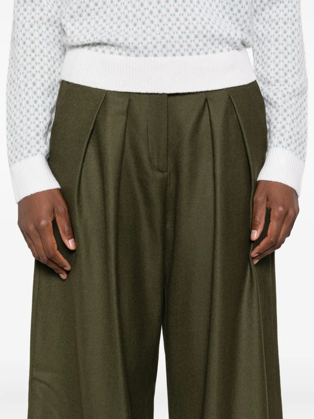 Eric Bompard Pleated Belt-loops Trousers In Green