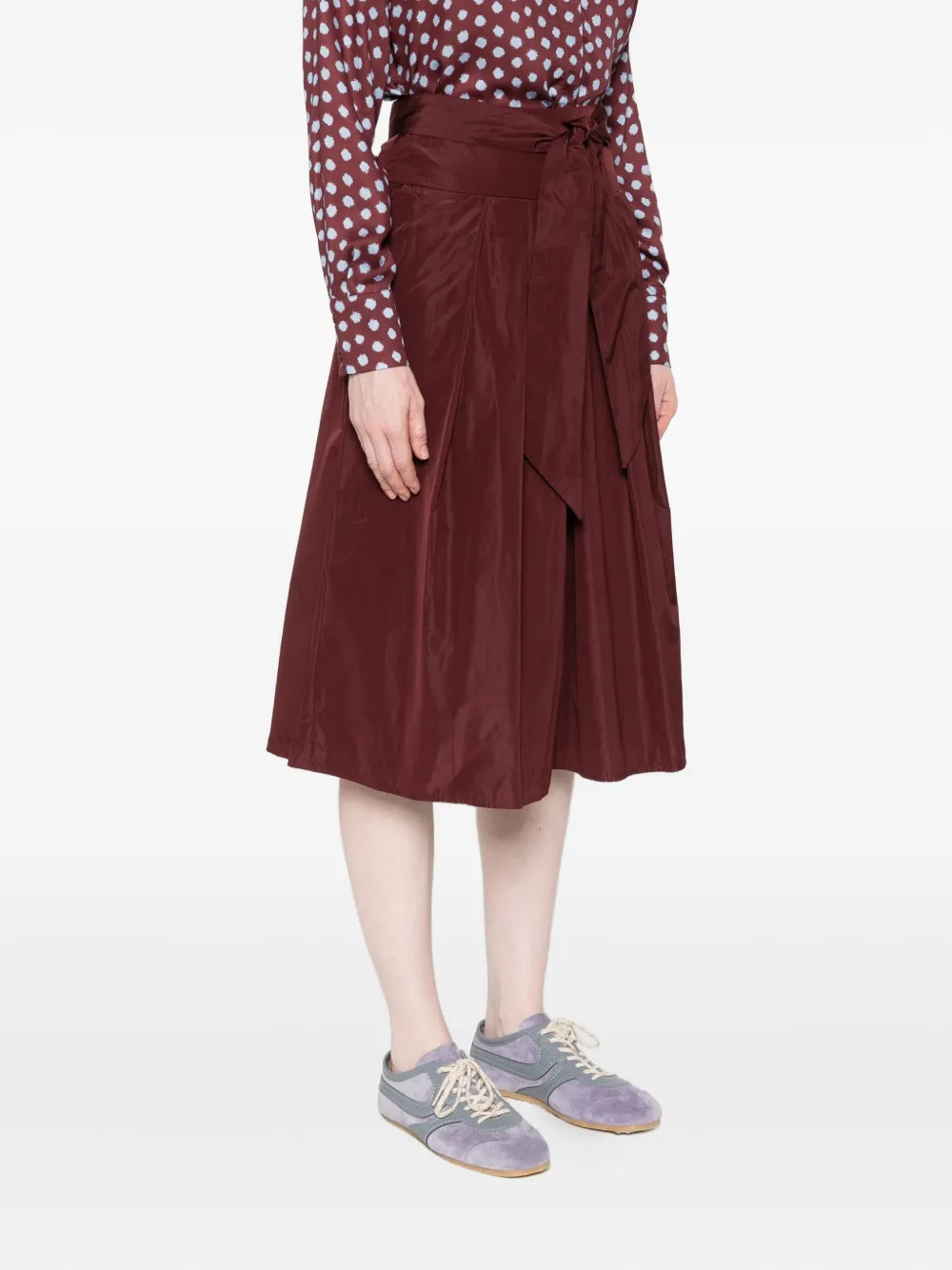 Niū Camelia Pleated-belted Midi Skirt In Red