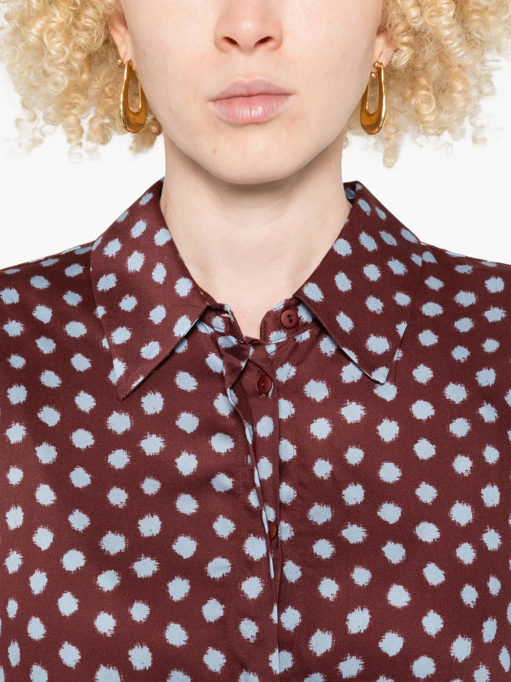 Niū Camelia Polka-dot Collared Shirt In Burgundy