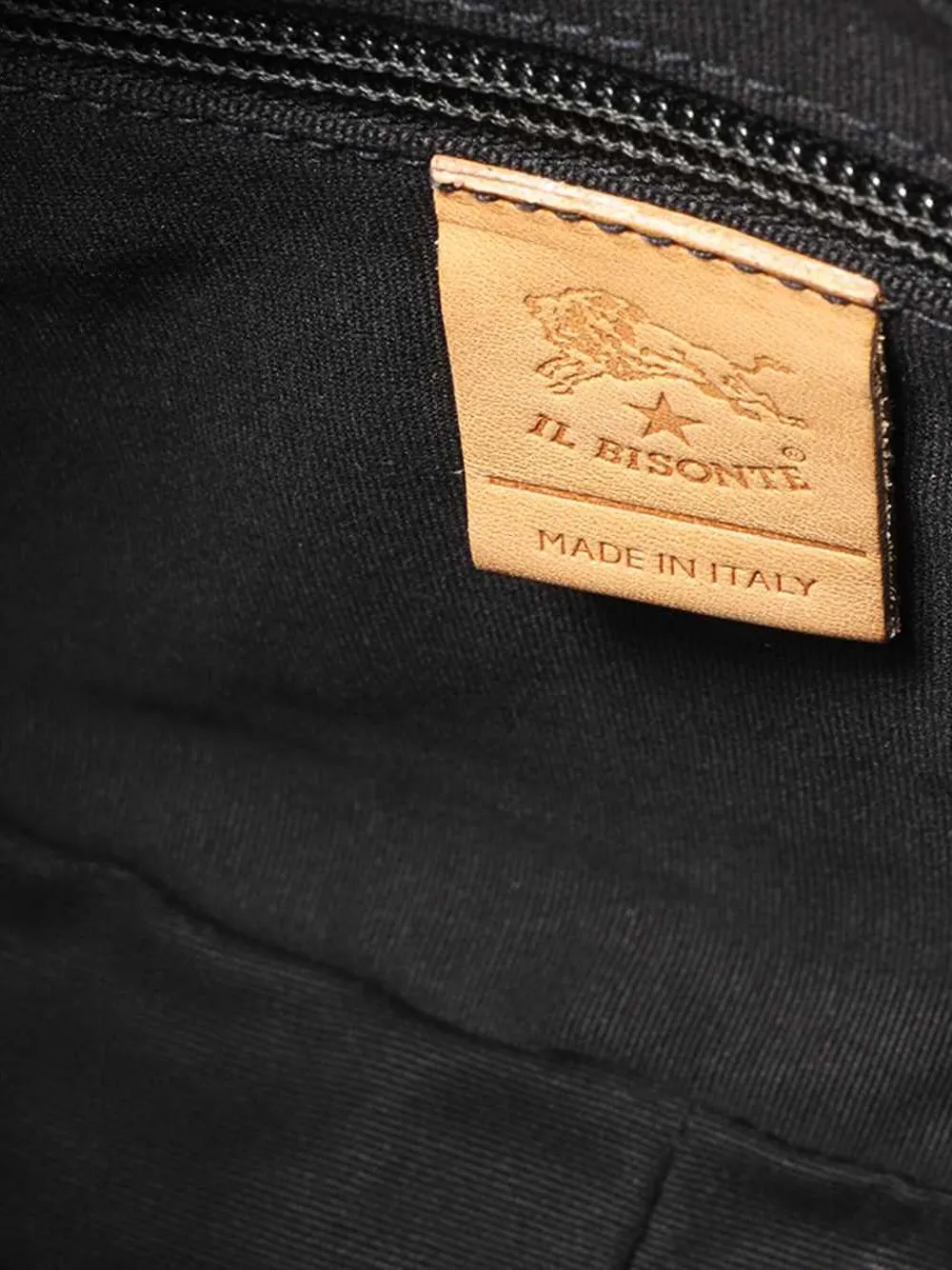 Il Bisonte Logo-detail Curved Shoulder Bag In Black