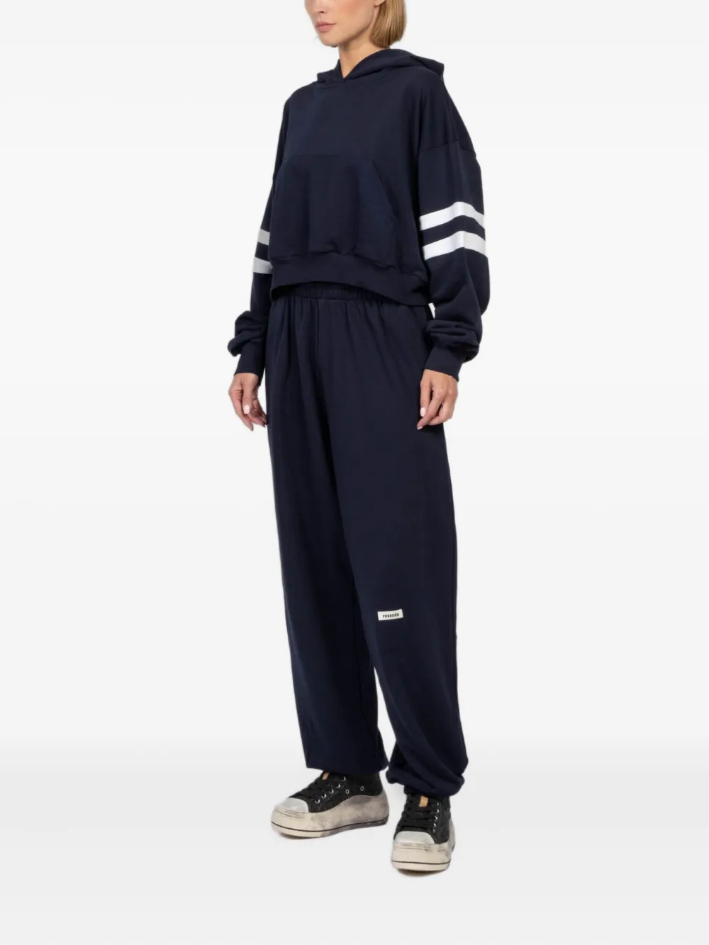 FREEDÉR Cropped hoodie met dubbele streep - Blauw