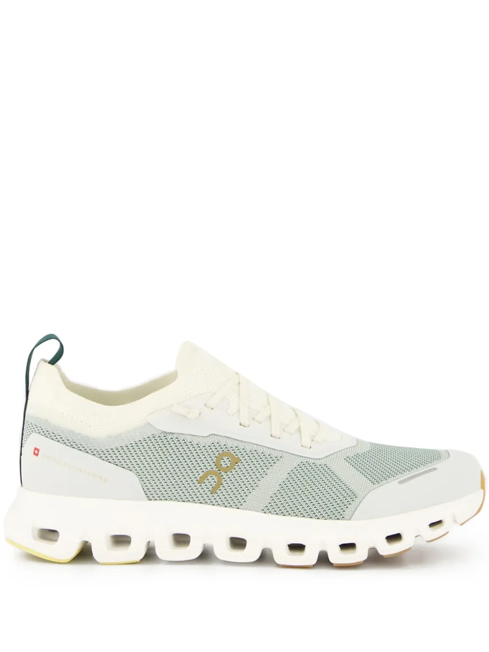 On Running knitted cloudsurf next trainers | blanco | Image 1