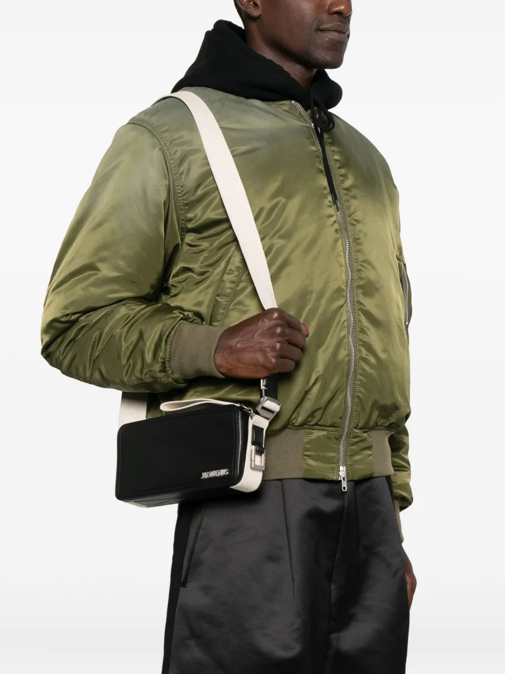 Jacquemus logo-plaque utility shoulder bag - Zwart