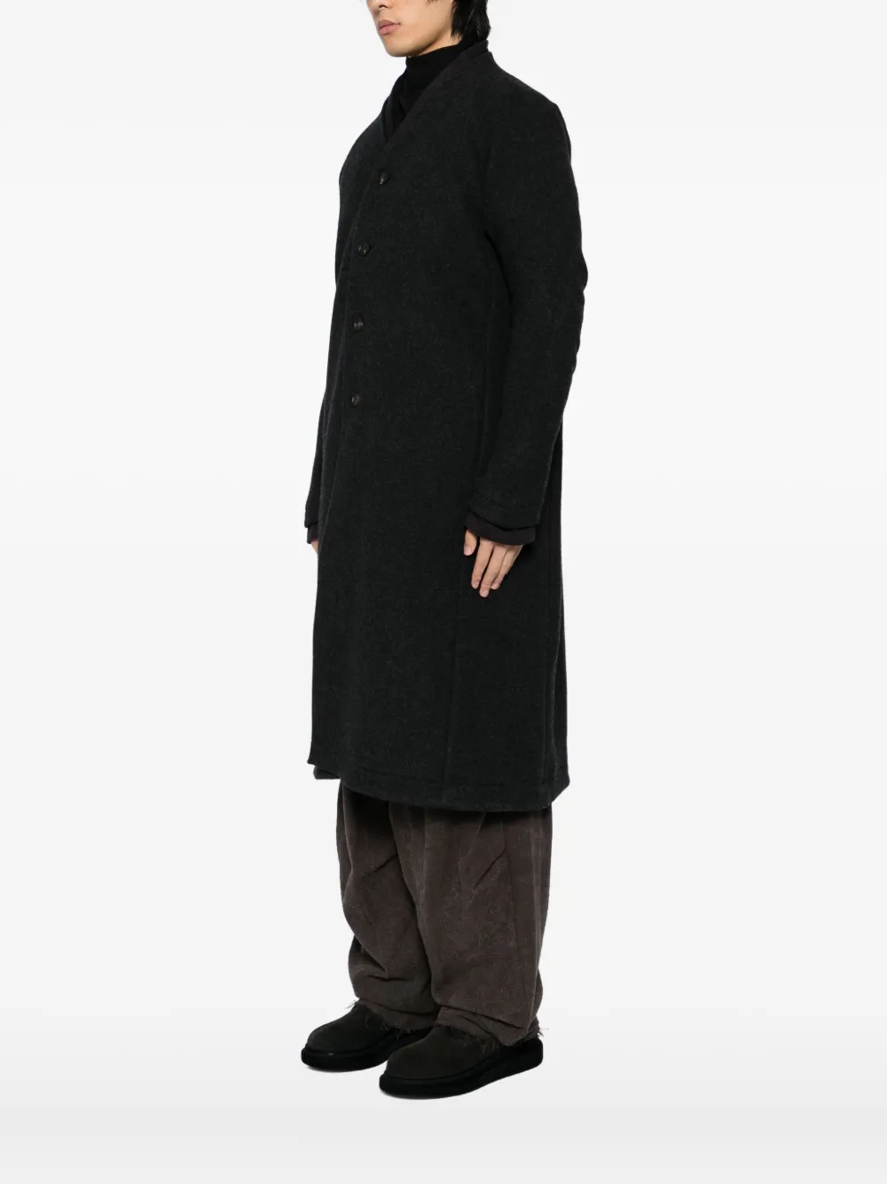 Devoa Buttoned Wool Coat In Black