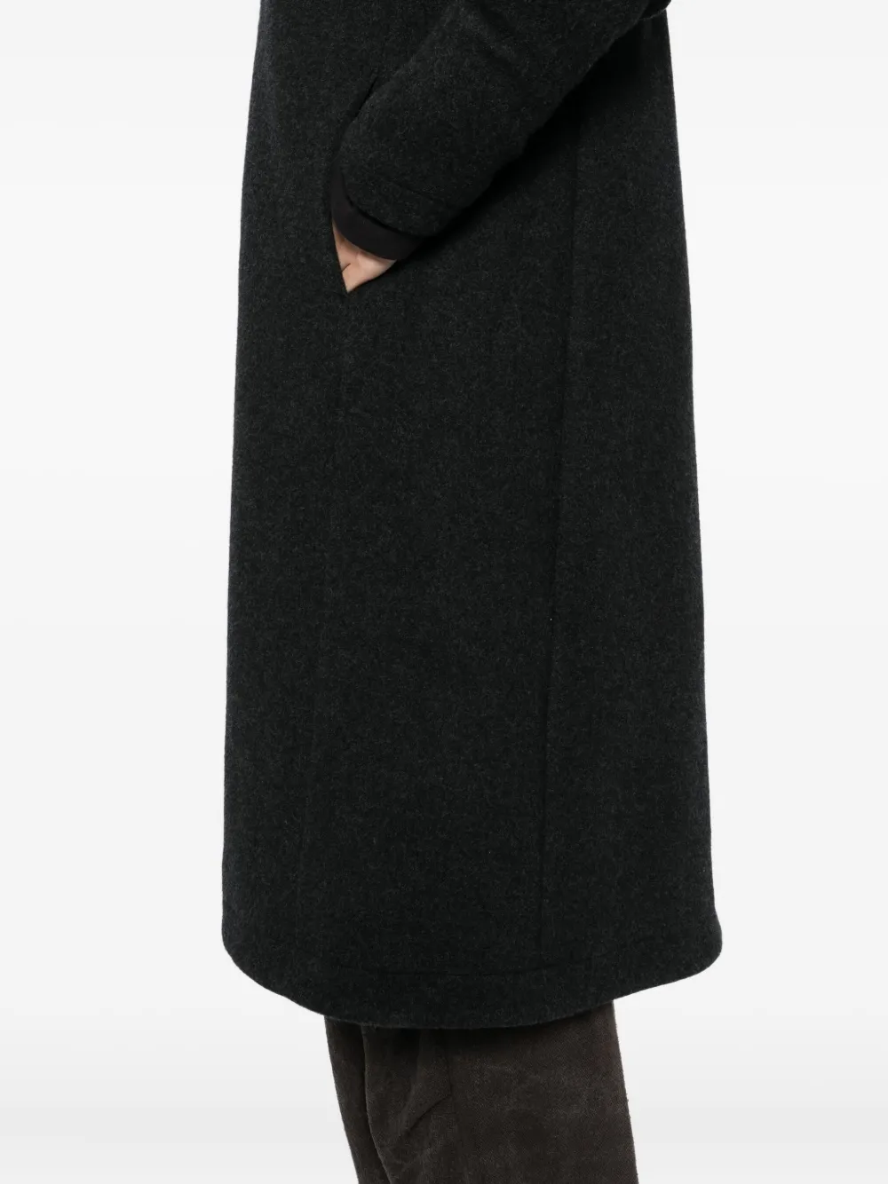 Devoa Buttoned Wool Coat In Black