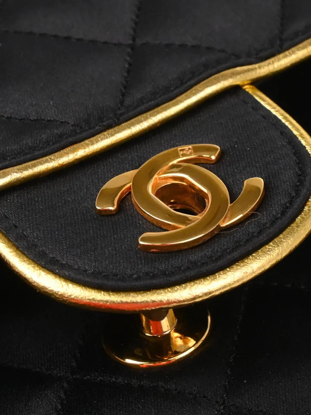 Pre-owned Chanel 1990 Mini Classic Square Flap Shoulder Bag In Black