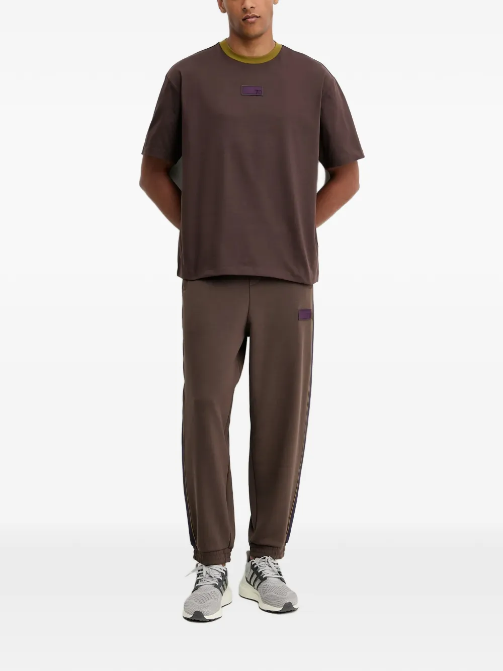 Ea7 Emporio Armani patch-detail T-shirt - Bruin